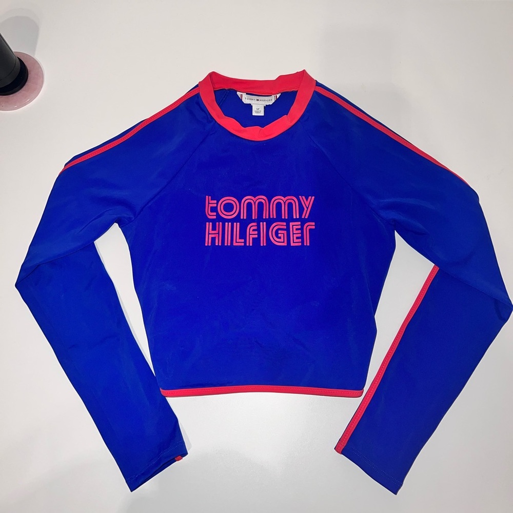 Tommy Hilfiger swim top Size: Small